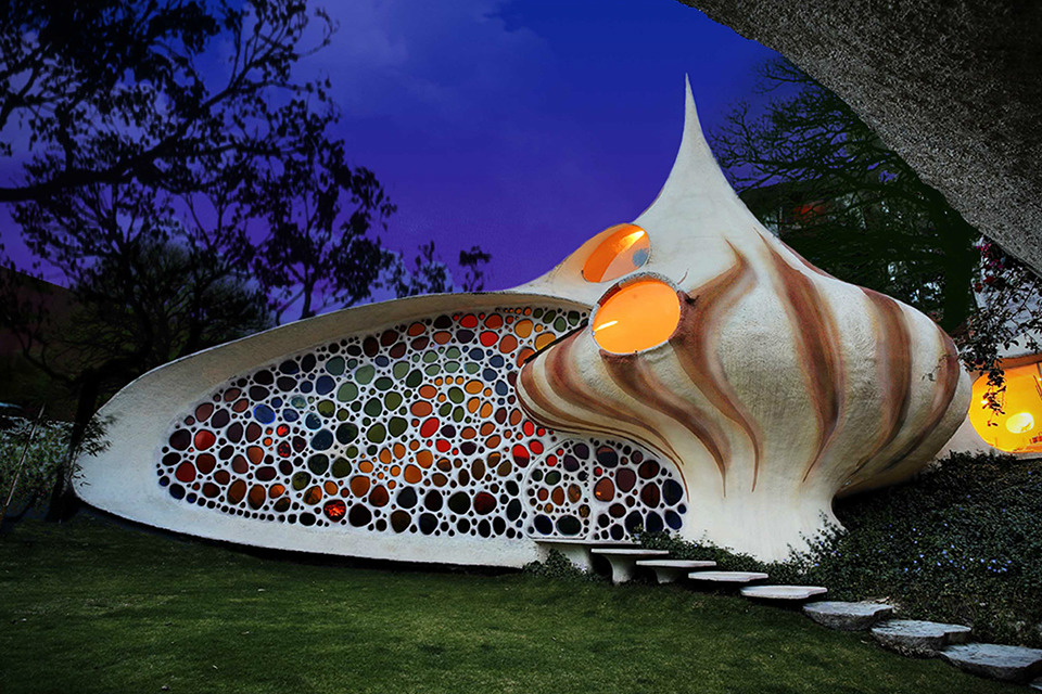 giant seashell house